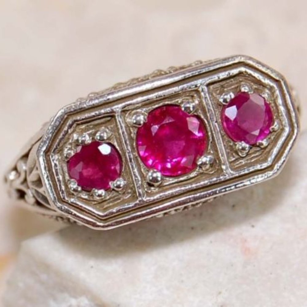 New Womens Pink Sapphires Lab Created Ring Sz 5.5 - Picture 2 of 4